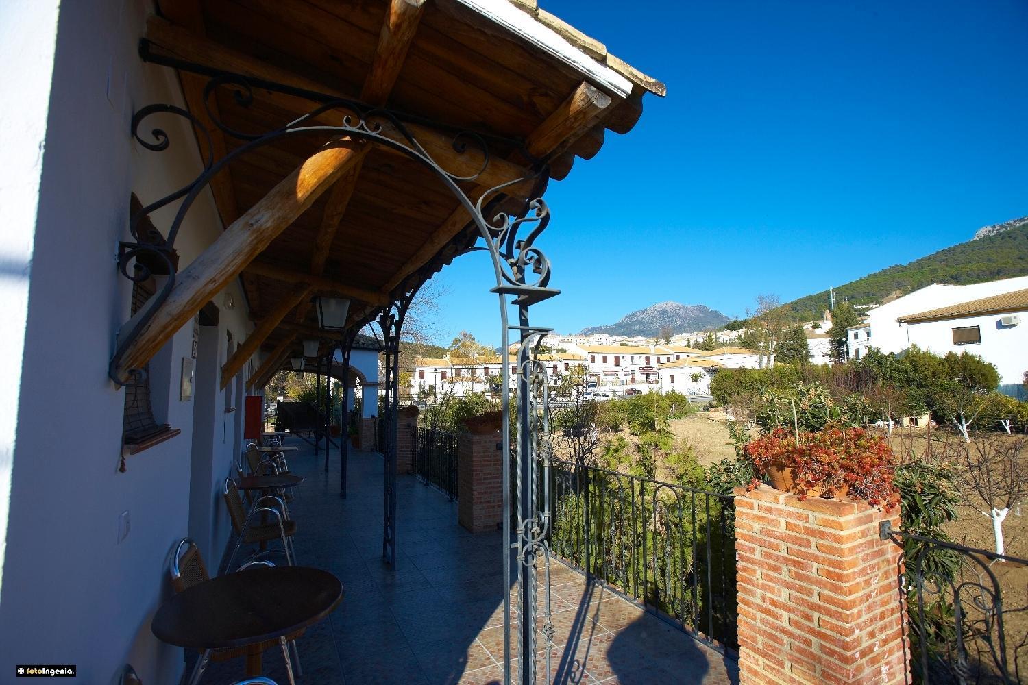 Hotel Enrique Calvillo El Bosque Bagian luar foto