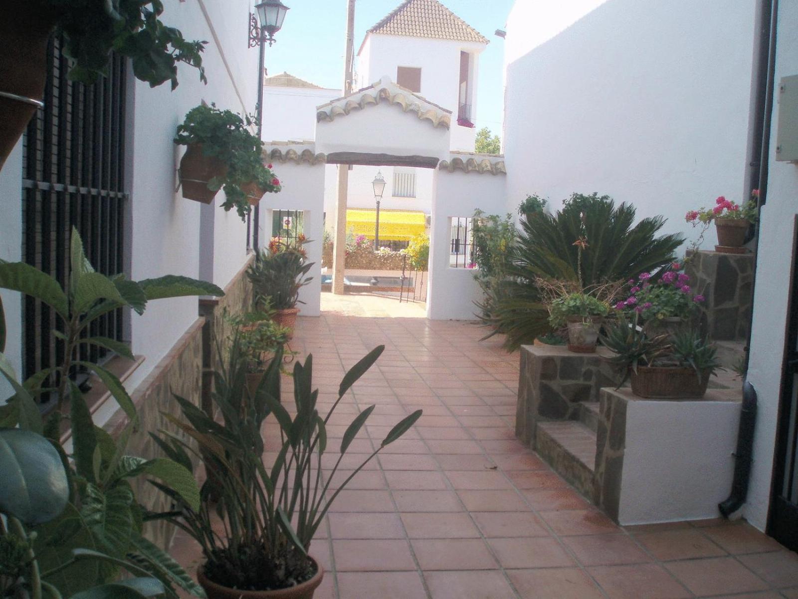 Hotel Enrique Calvillo El Bosque Bagian luar foto