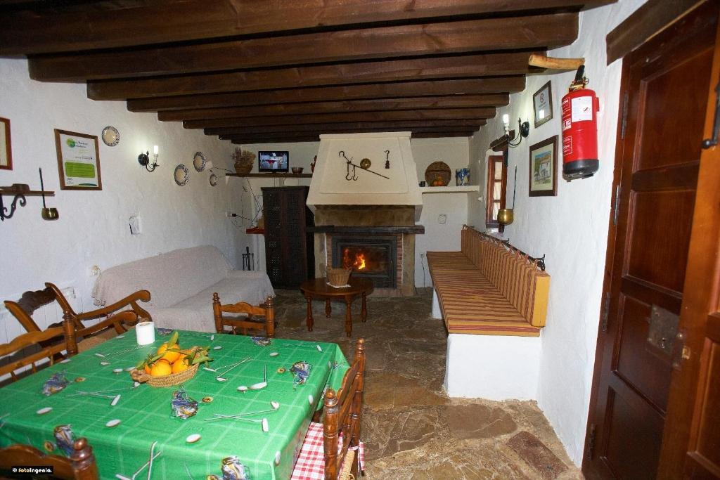 Hotel Enrique Calvillo El Bosque Bagian luar foto